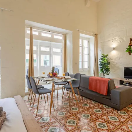 Bnbnova - Historic 3ba House With Rooftop Βαλέτα
