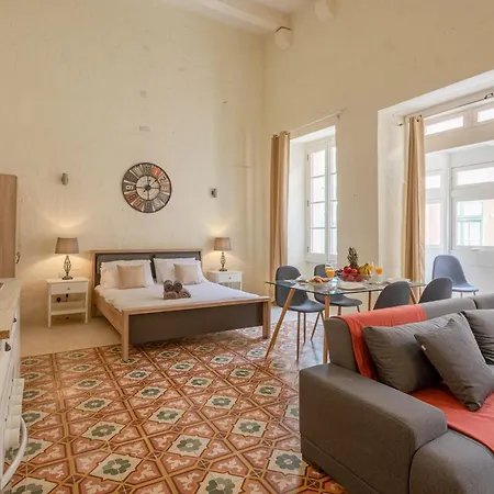 Bnbnova - Historic 3ba House With Rooftop Διαμέρισμα Βαλέτα