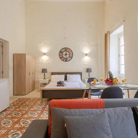 Διαμέρισμα Bnbnova - Historic 3ba House With Rooftop
