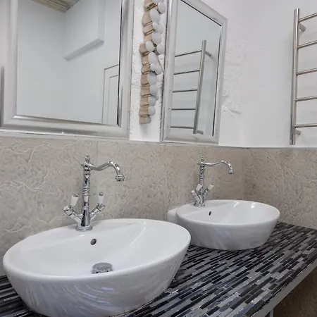 Bnbnova - Historic 3ba House With Rooftop Βαλέτα